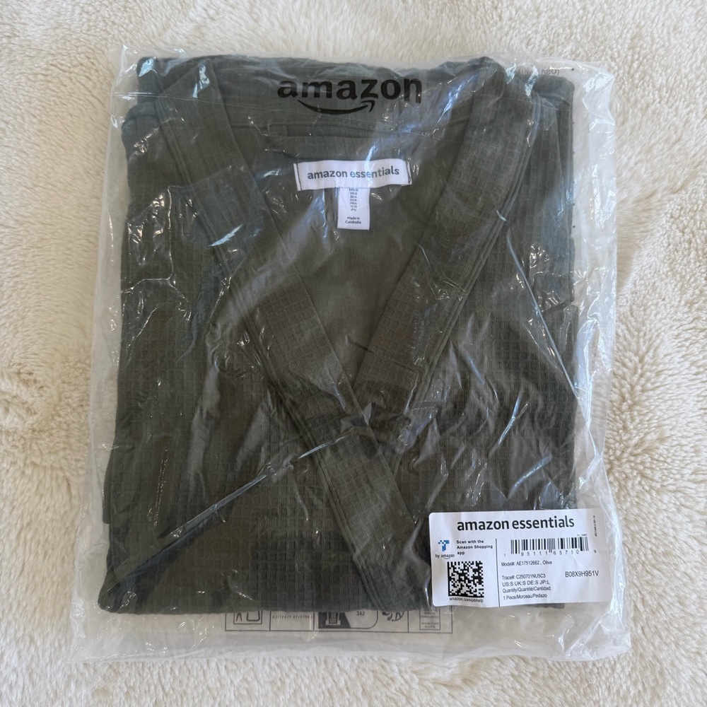 Amazon Essentials Waffle Robe - Picture 4 of 7